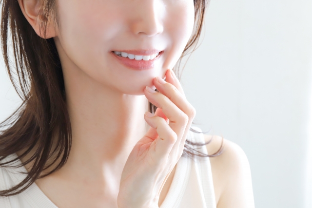 笑顔の女性　デンタルケア
